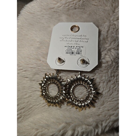 Altar'd State Rhinestone Sunburst Dangle Stud Earrings Crystal RV 29.95 NWT New - Picture 5 of 6